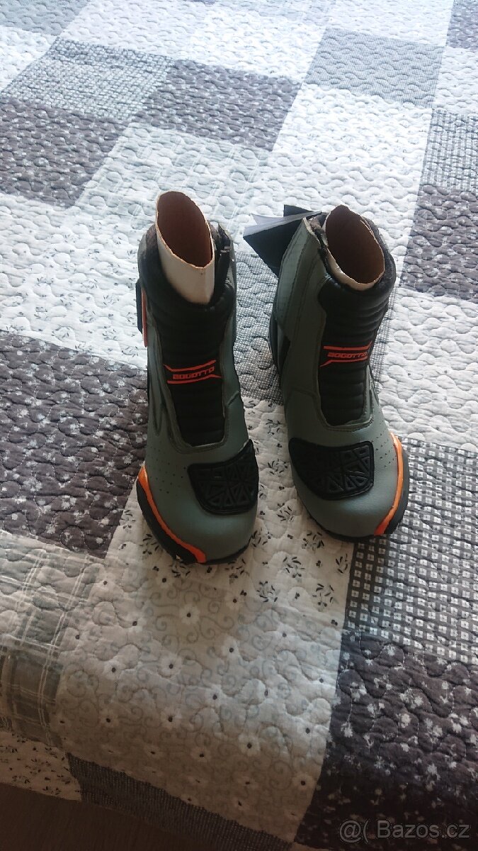 Motoboty vel. 39 zn. BOGOTTO