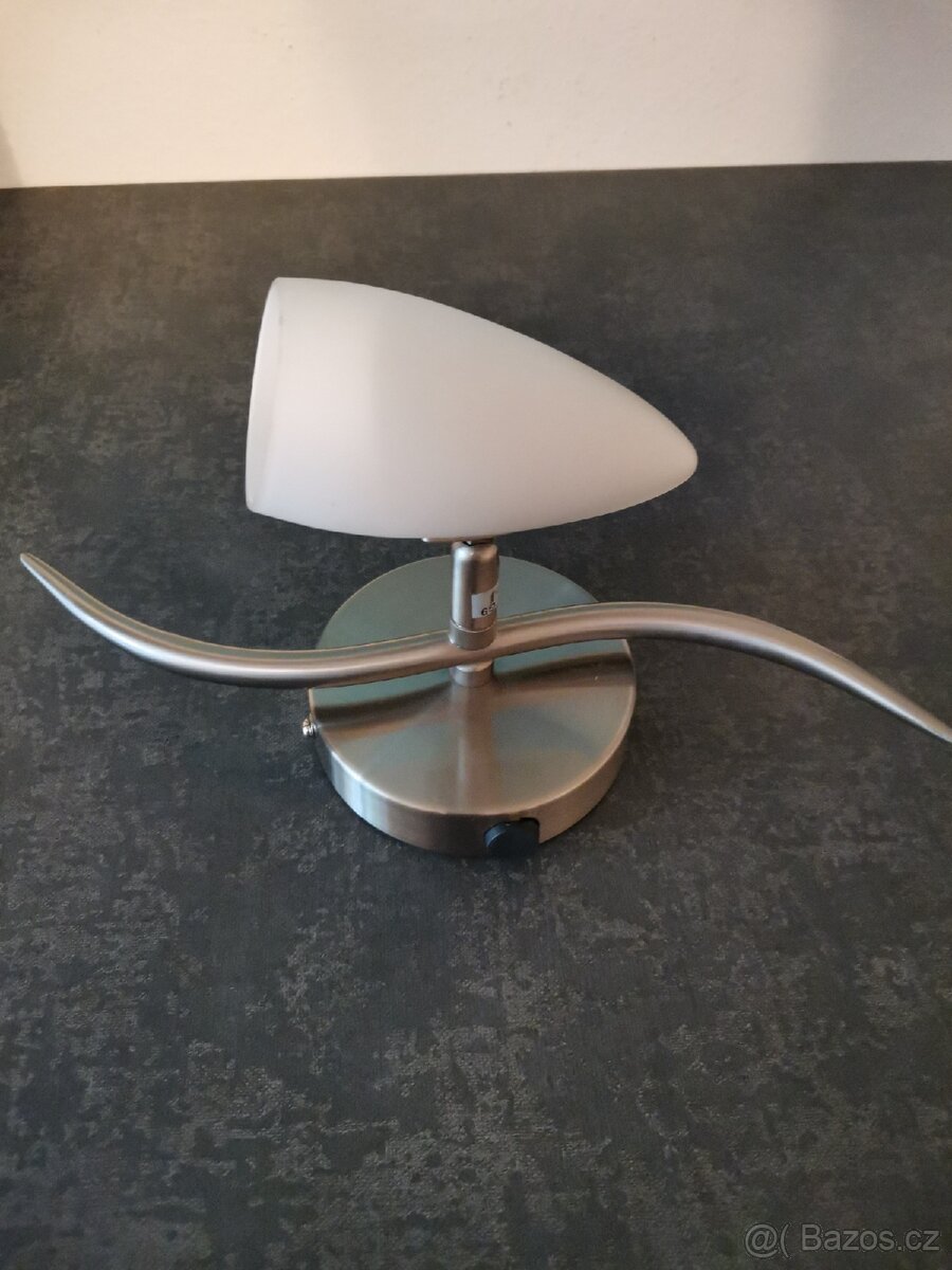 Lampička na zeď dva kusy