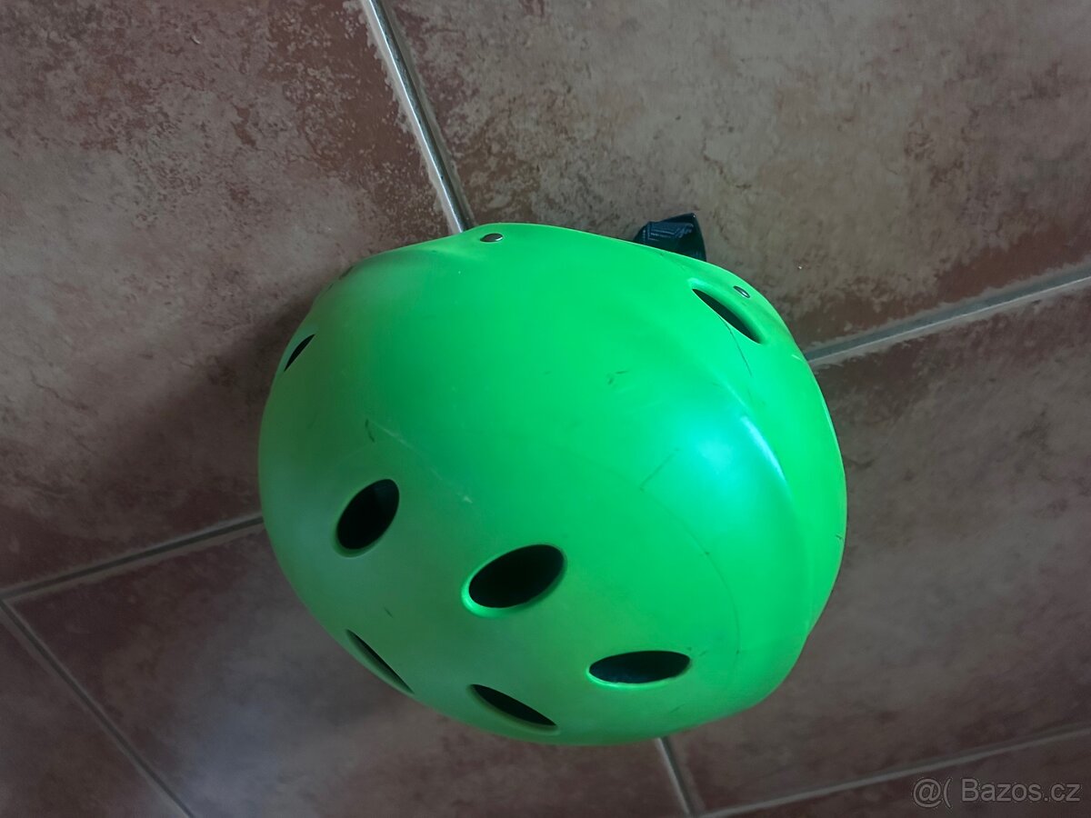 Dětská přilba na kolo, kolobezku