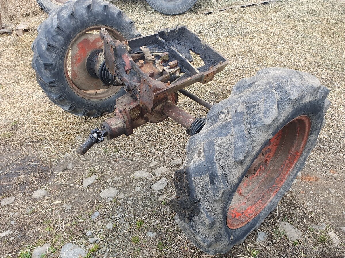 Manžetová náprava + nové pneu