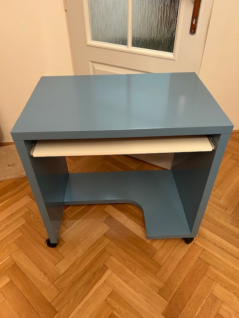 Počítačový stolek