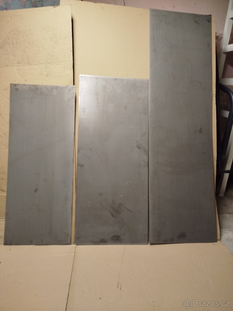 Nerezový děrovaný plech