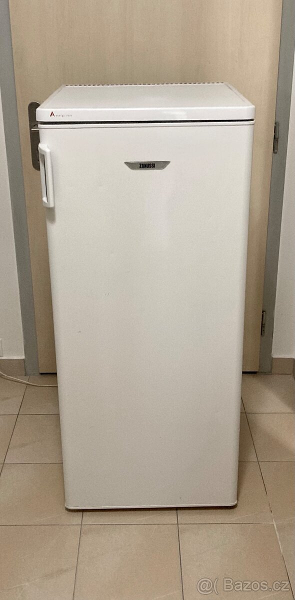 Lednice s mrazákem Zanussi