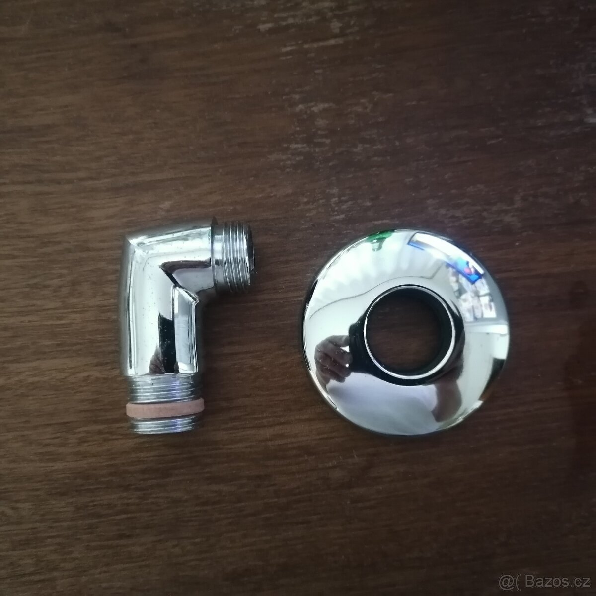 Chromované koleno 1/2" s krytkou