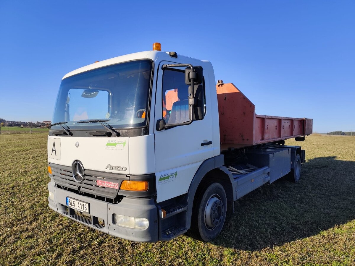 Hákový nosič kontejnerů