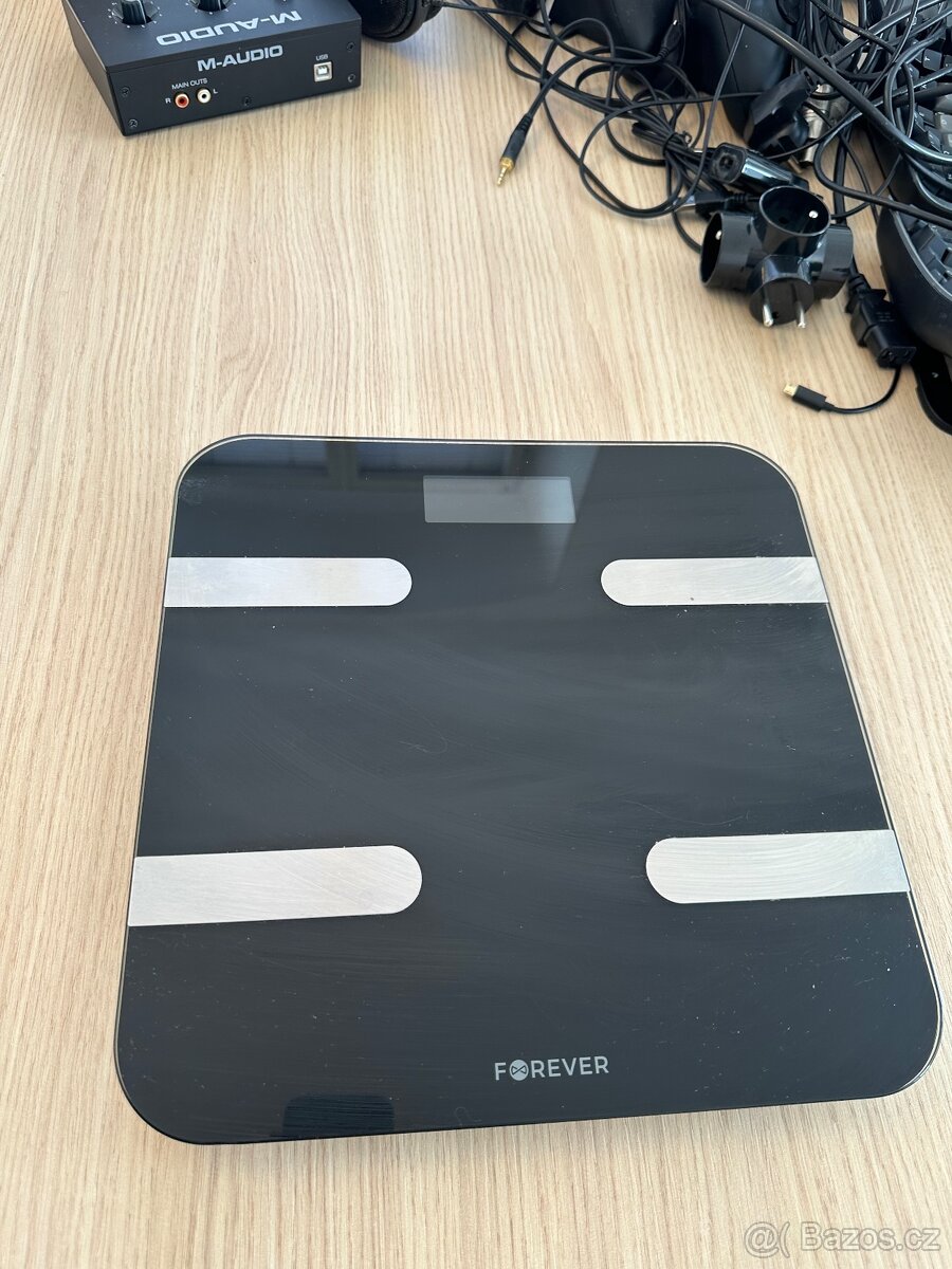 Chytrá váha FOREVER AS-100 BLACK BLUETOOTH