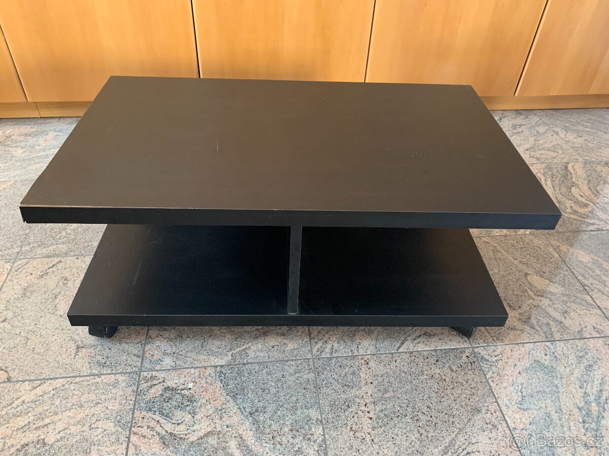 TV stolek Ikea černý na kolečkách 80x45x27
