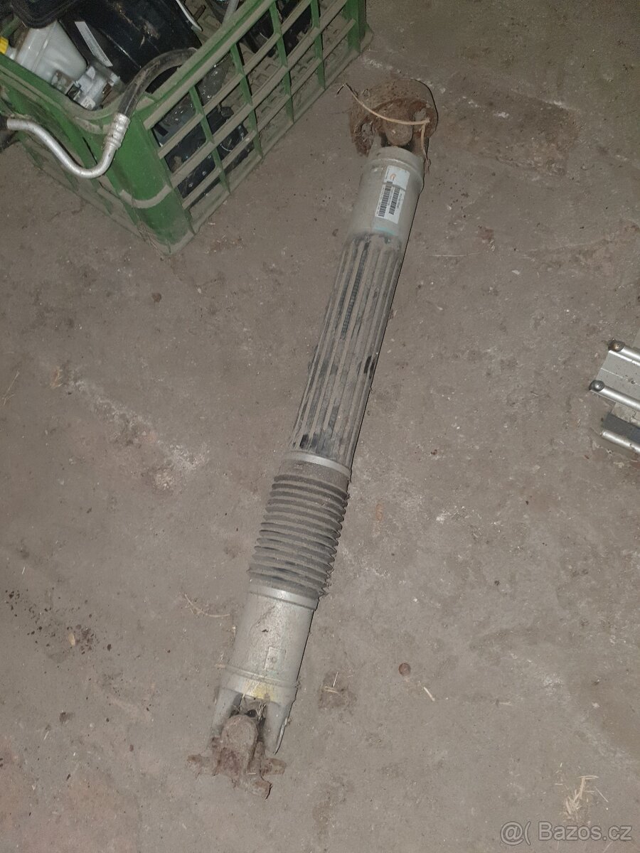 Zadní hnací hřídel Jeep
