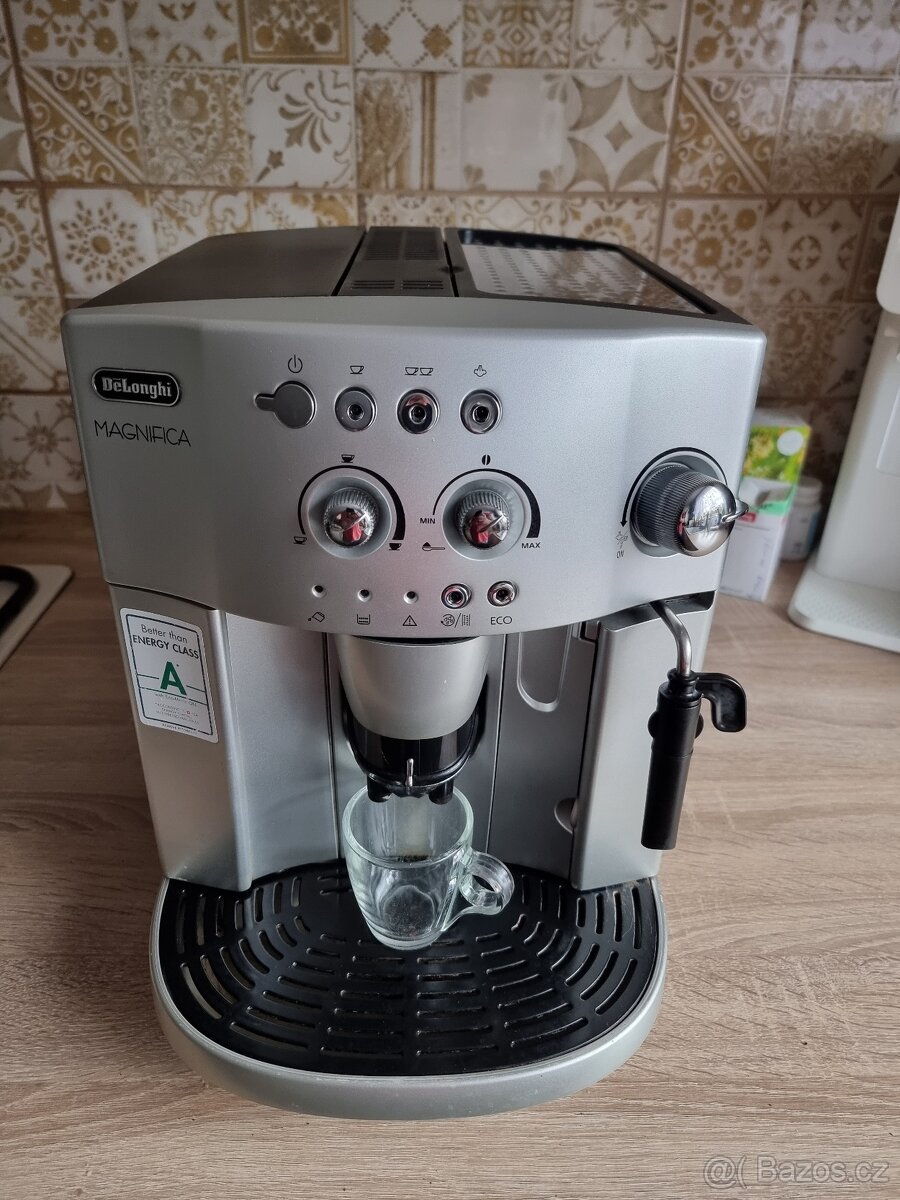 Delonghi Magnifica - automatický kávovar