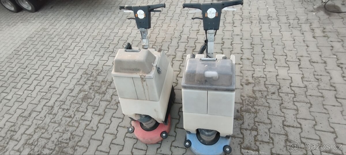 Podlahový mycí stroj Numatic