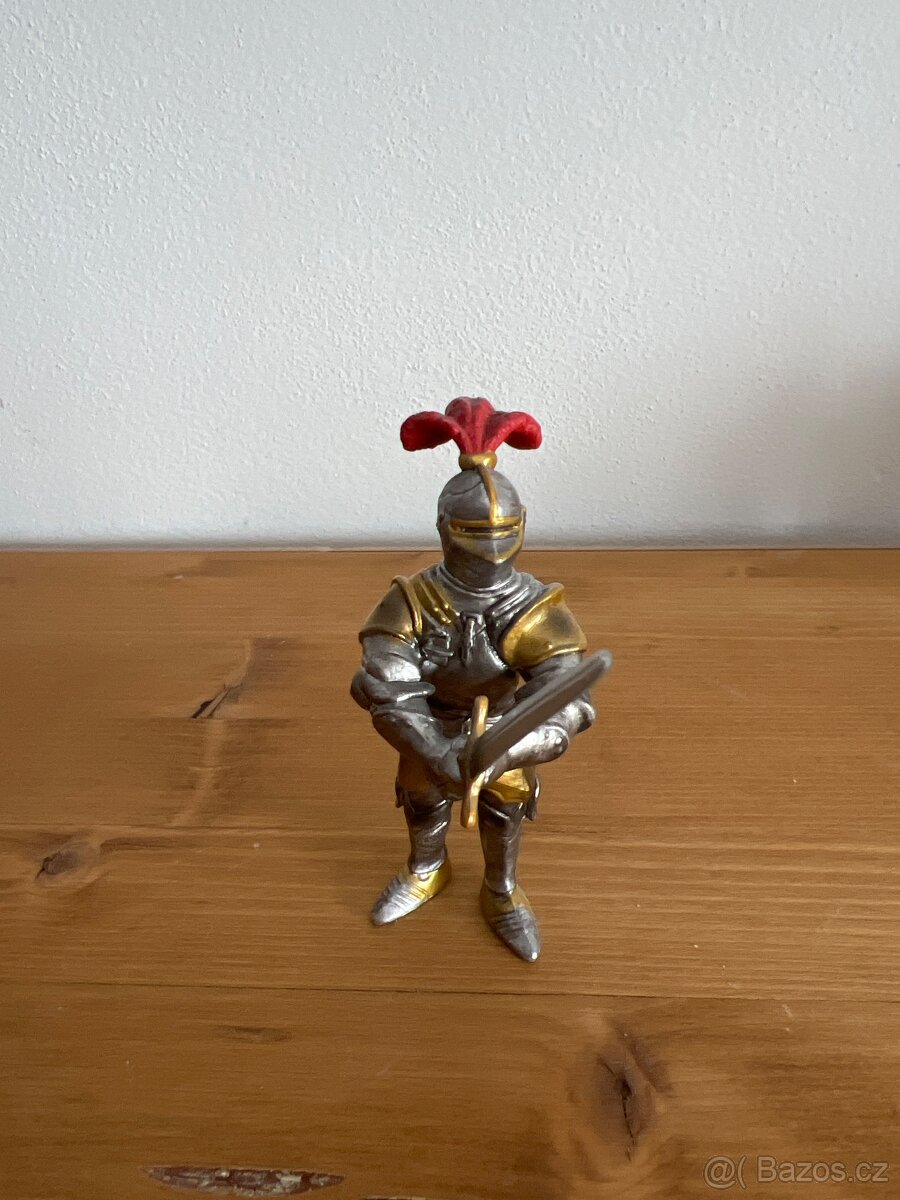 Rytíř v brnění červený