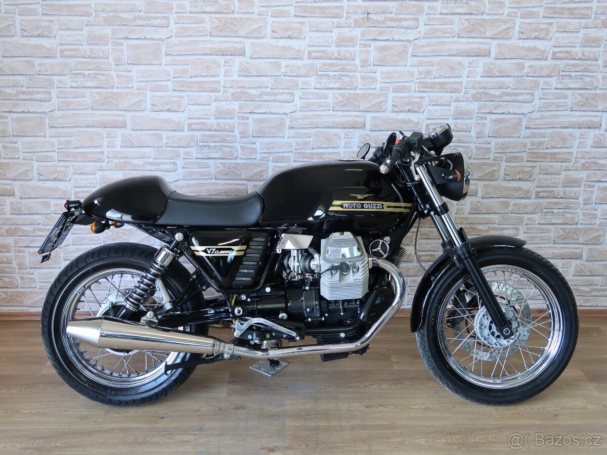 Moto-Guzzi V7 Classic výborný stav, originální díly k tomu