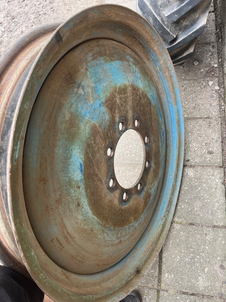 Prodám pěkný disk na zadní kolo 25K-800,-
