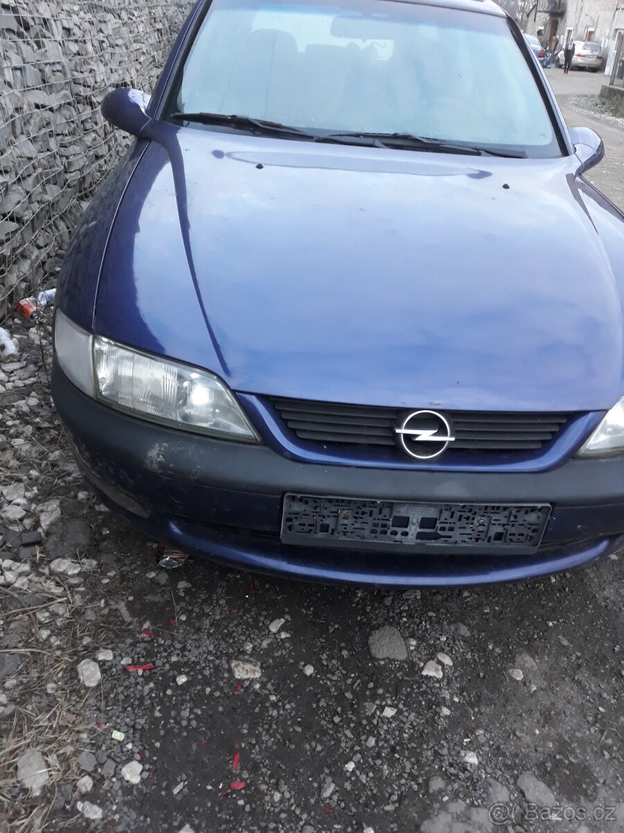 Prodám dily Opel vectra b 1.8,  a 2.0 benzín