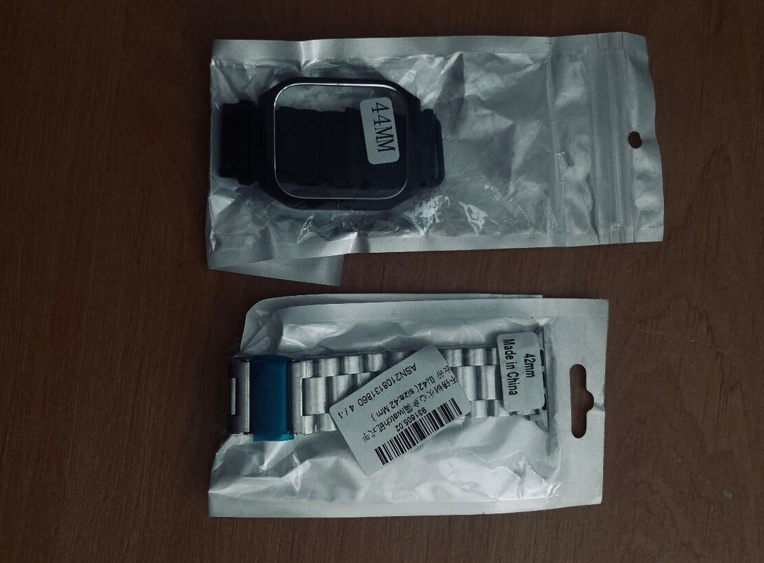 3xbalení ochranných krytů a řemínky s kovovým pouzdrem