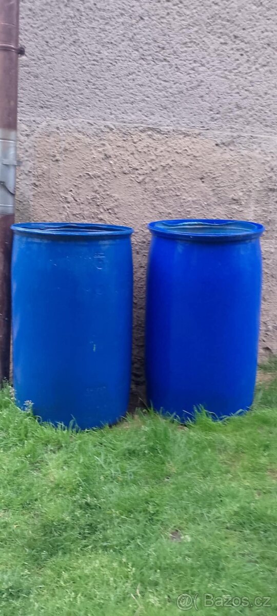 Plastové bečky 200l
