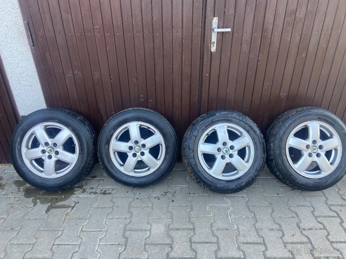 Škoda Octavia 1 lita kola