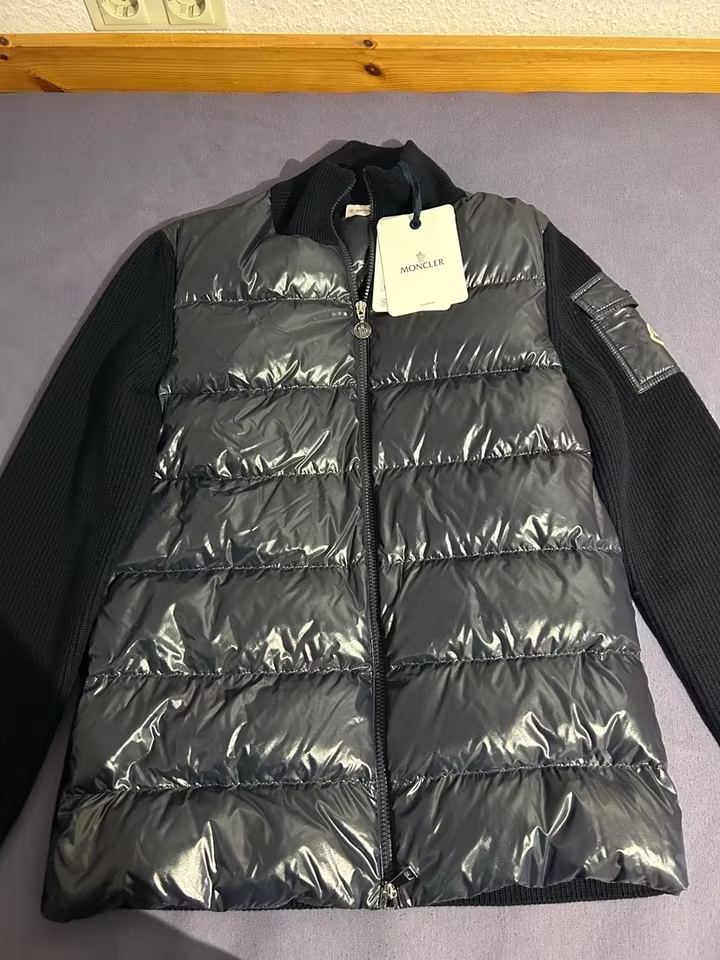 Svetr Moncler