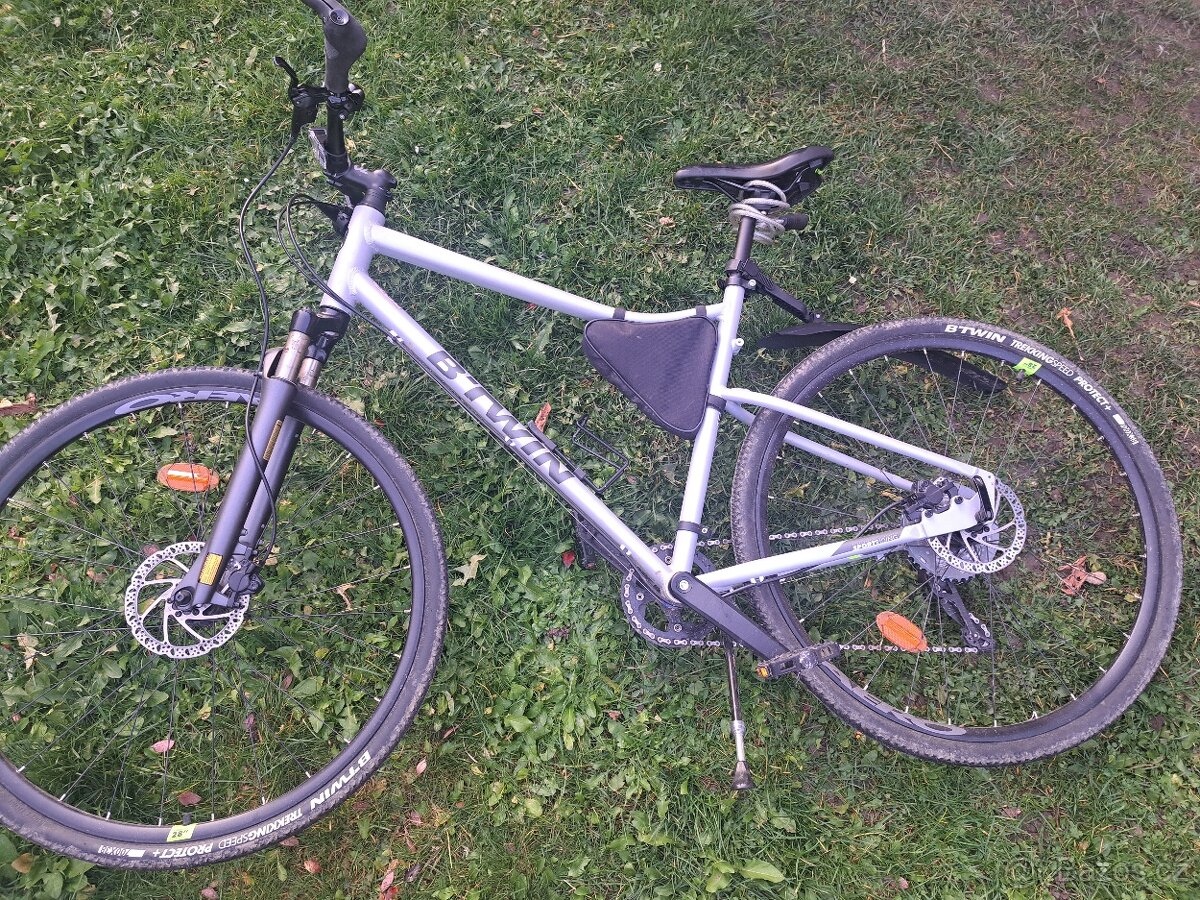 Jízdní kolo B-twin