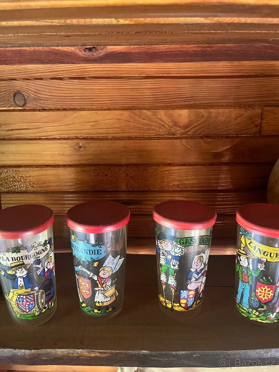 Skleničky a džbánky