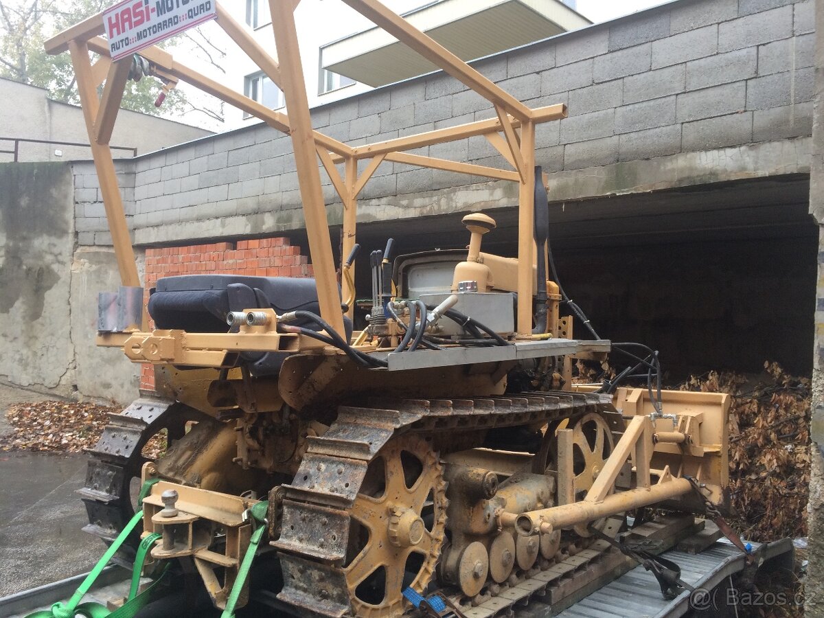 Predám pásový Traktor