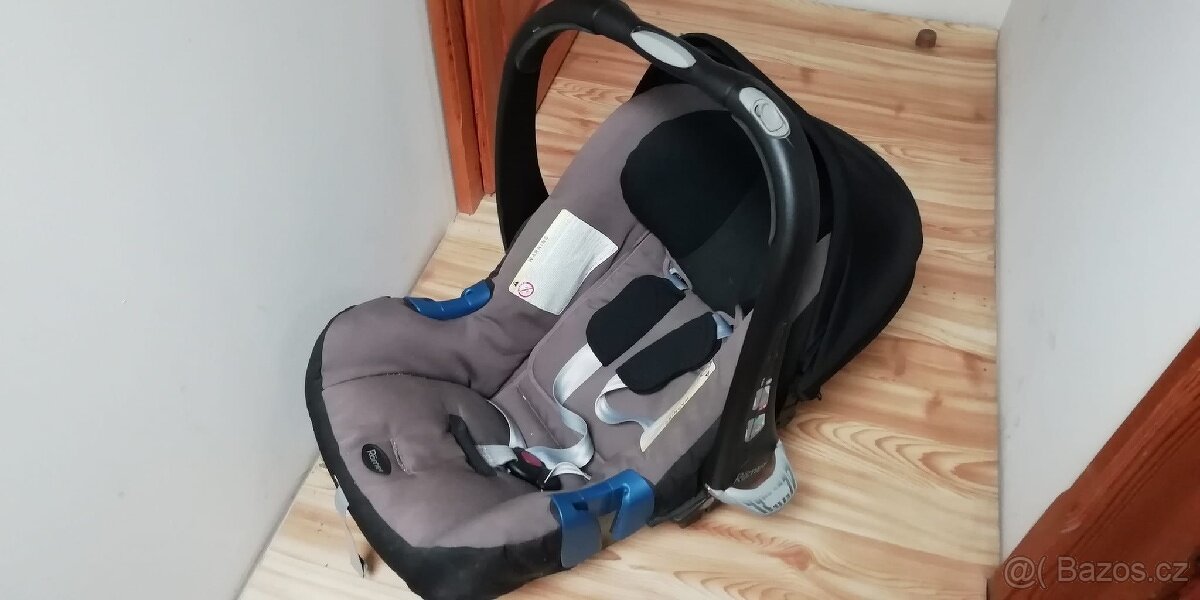 Dětská autosedačka.