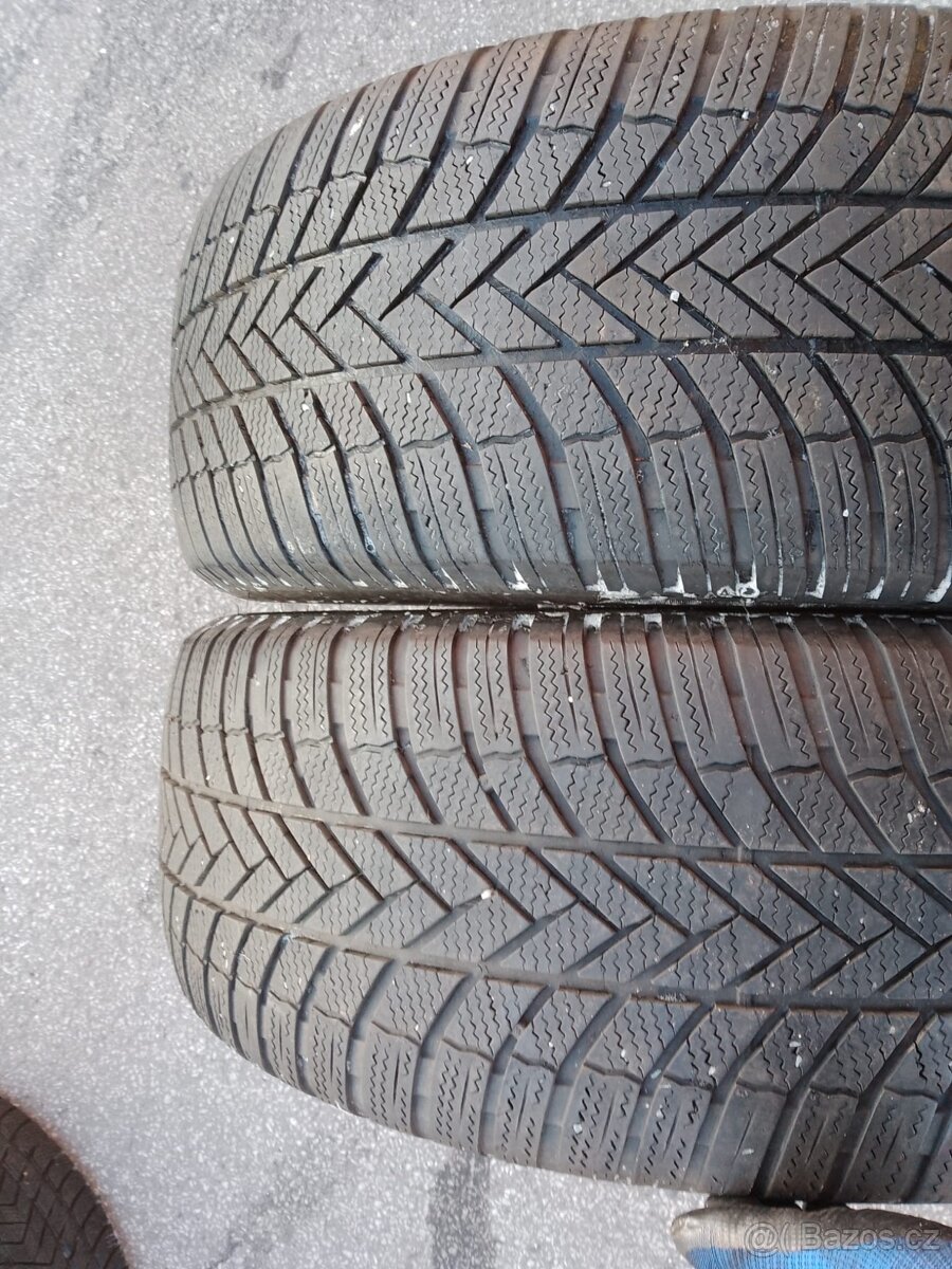 255/55/20 110v Bridgestone - zimní pneu 2ks