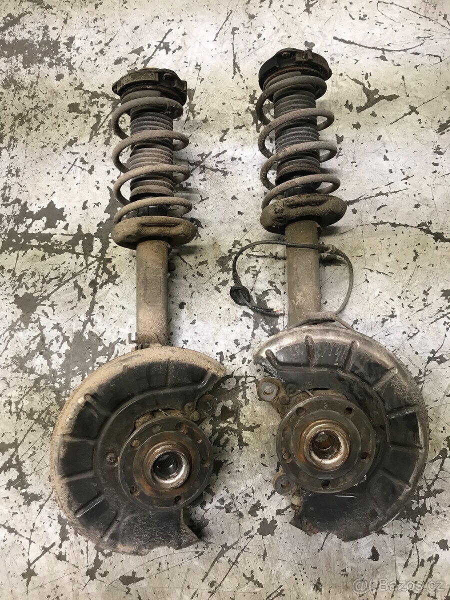 VW Golf V - díly