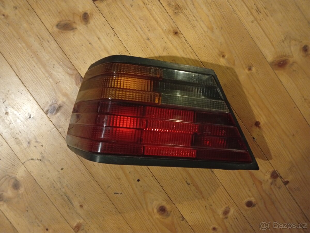 Zadní světlo mercedes w124