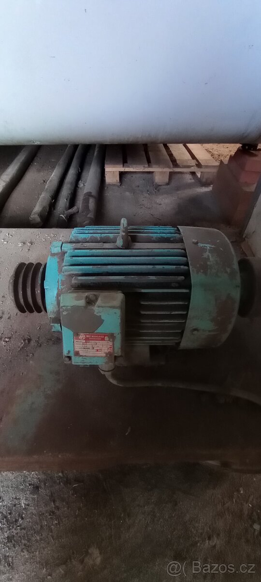 Menší elektromotor