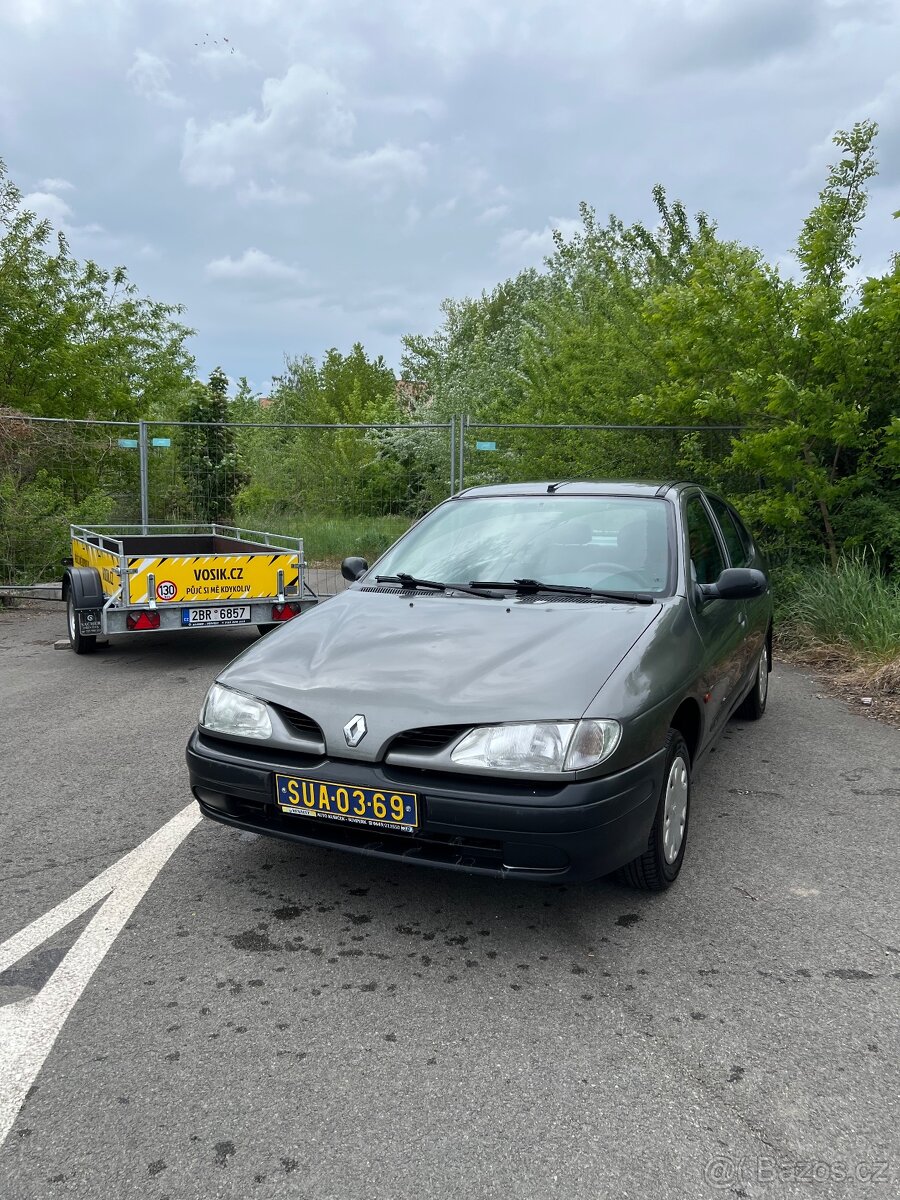Renault megane 1.4eco, cizinecké spz