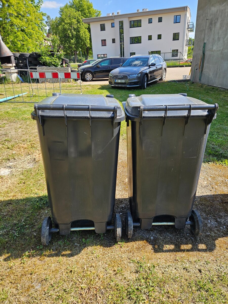 Popelnice plastová 240l