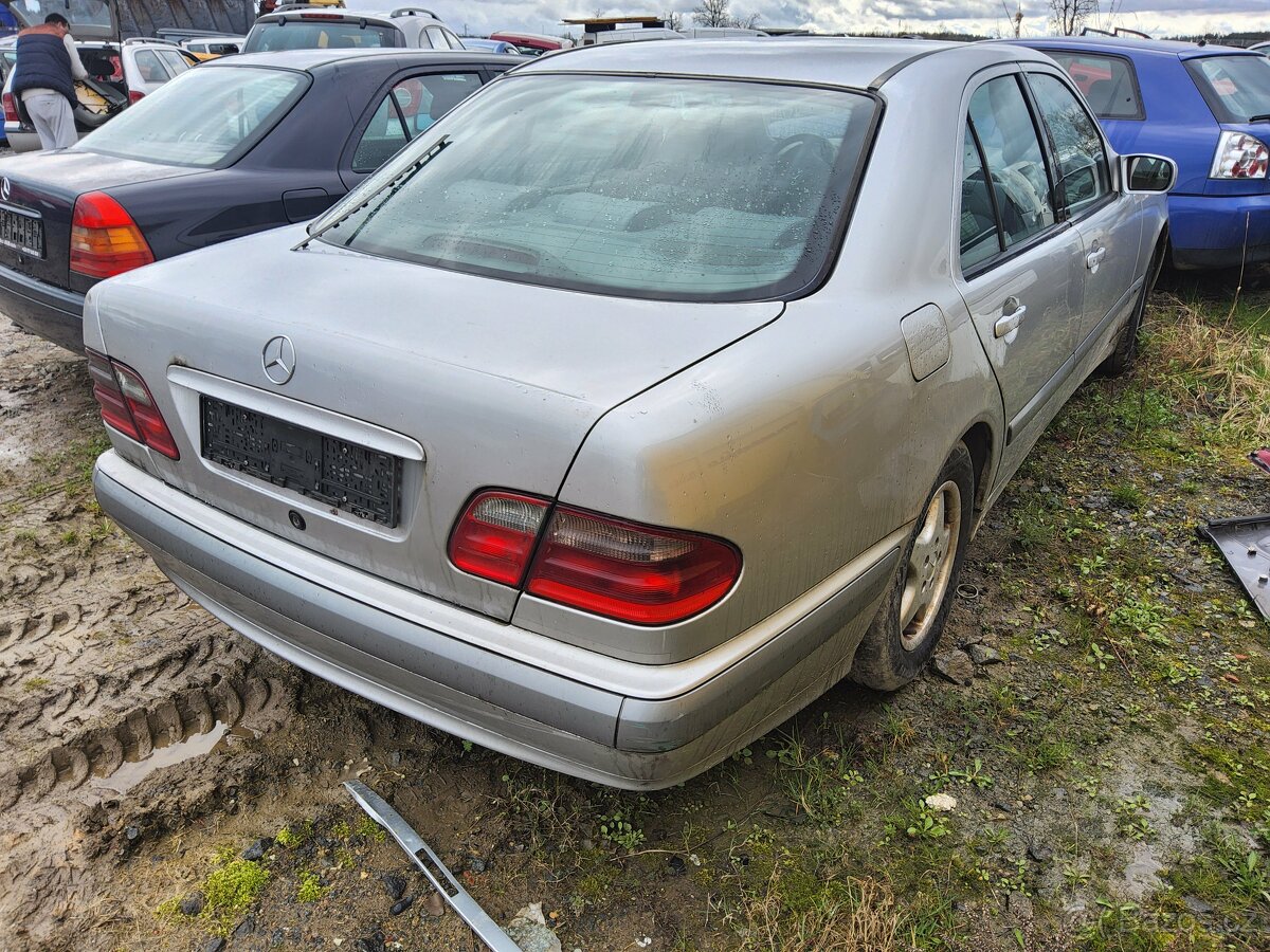 MB E W210 2000 2,2CDI 85kW Classic SEDAN-DILY