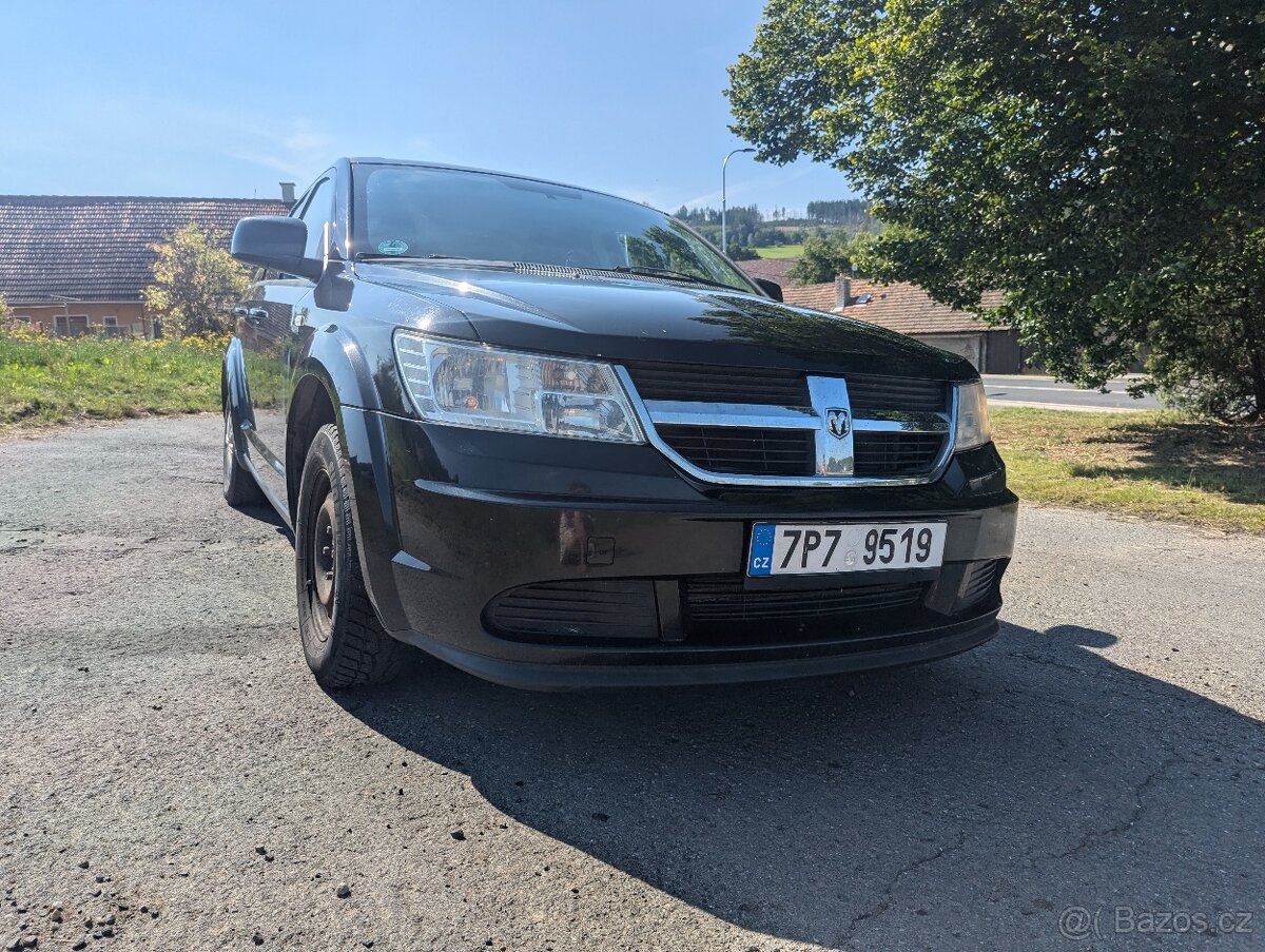 Dodge Journey 2009 na náhradní díly nebo opravu