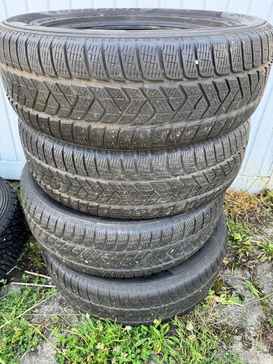 Pirelli Scorpion Winter 215/65/17 99H