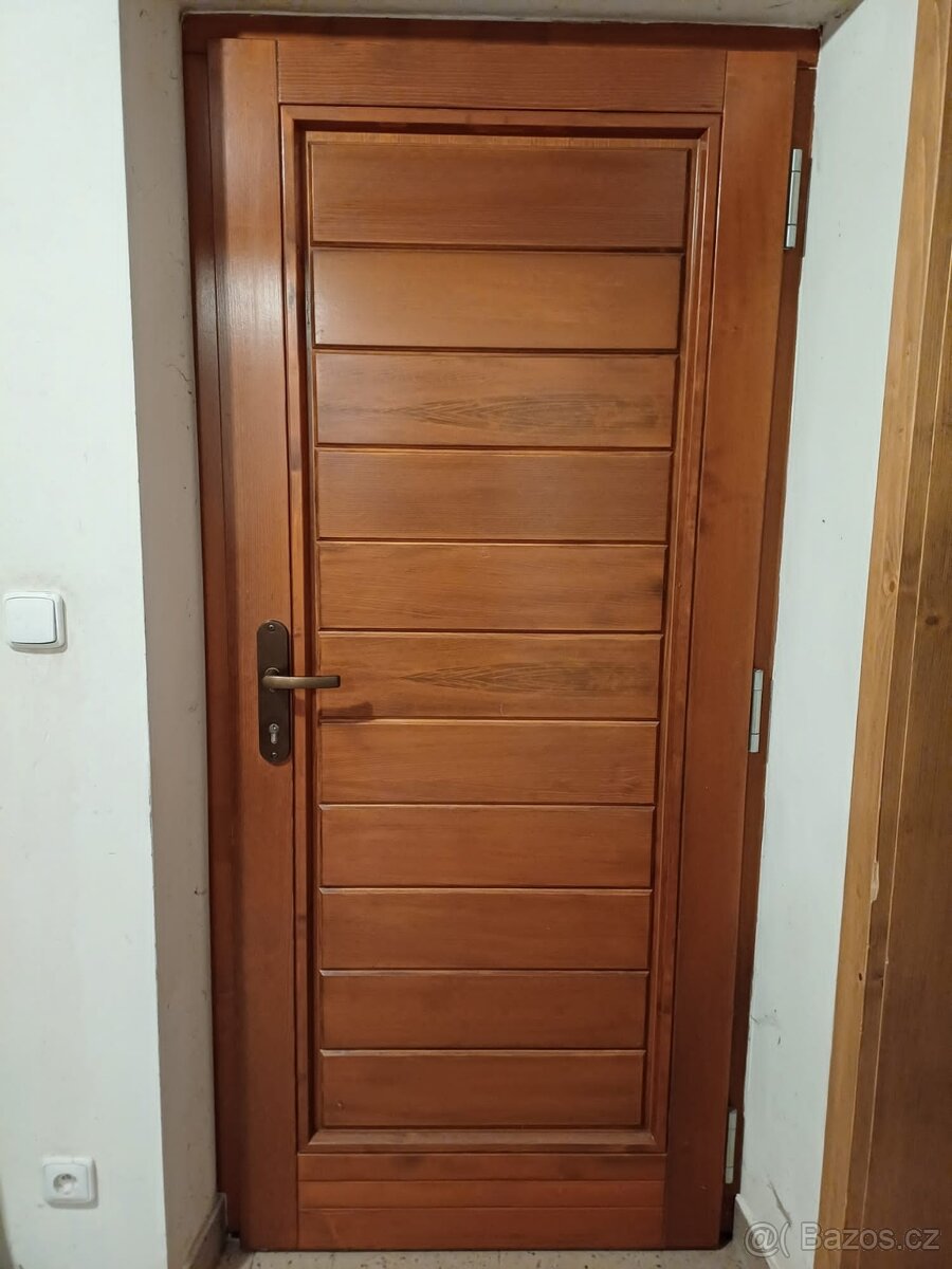 Prodám zakázkové vchodové dveře