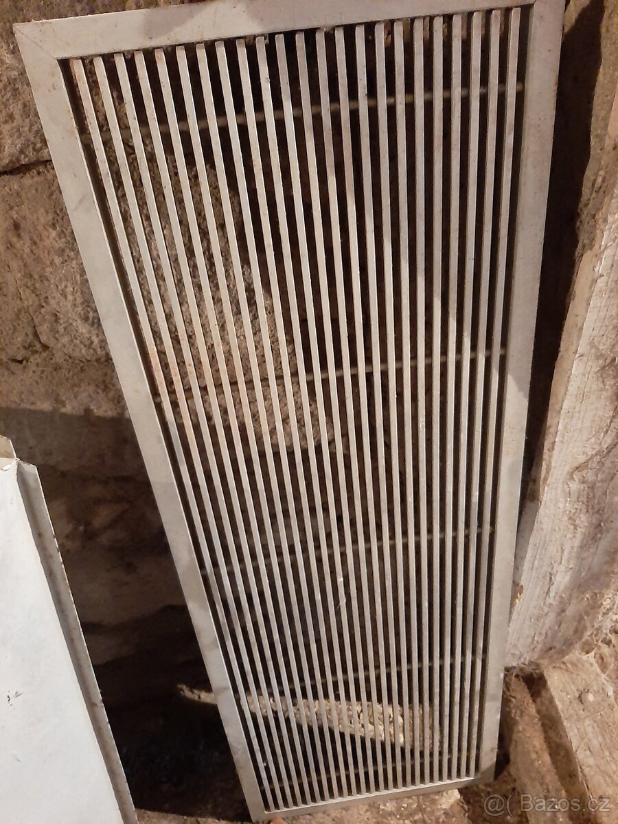 Celo hliníková masivní mřížka 90cm X 35cm