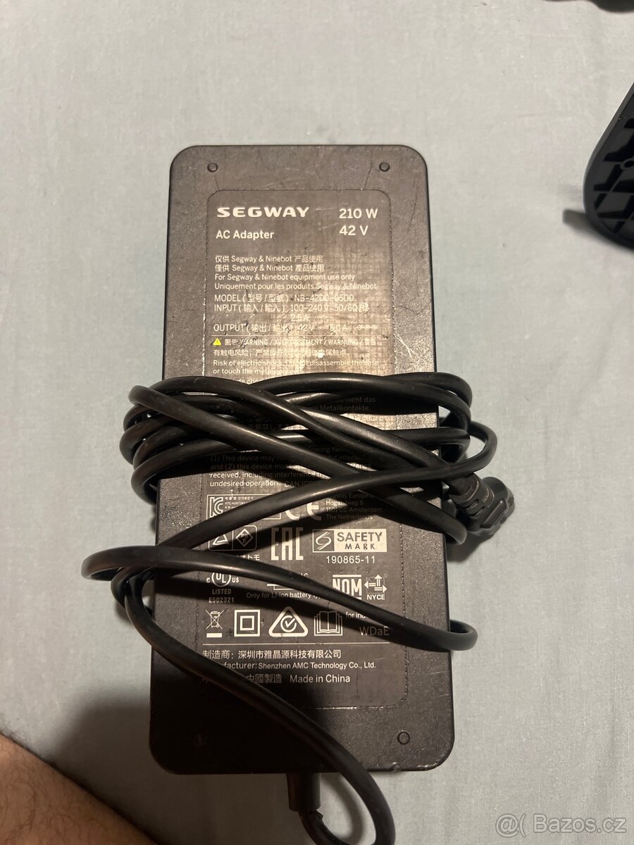 nabíječku Segway 210W 42V