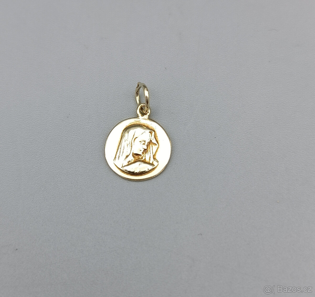 Zlatý přívěsek madonka 0,70g, 14 kt, 585/1000