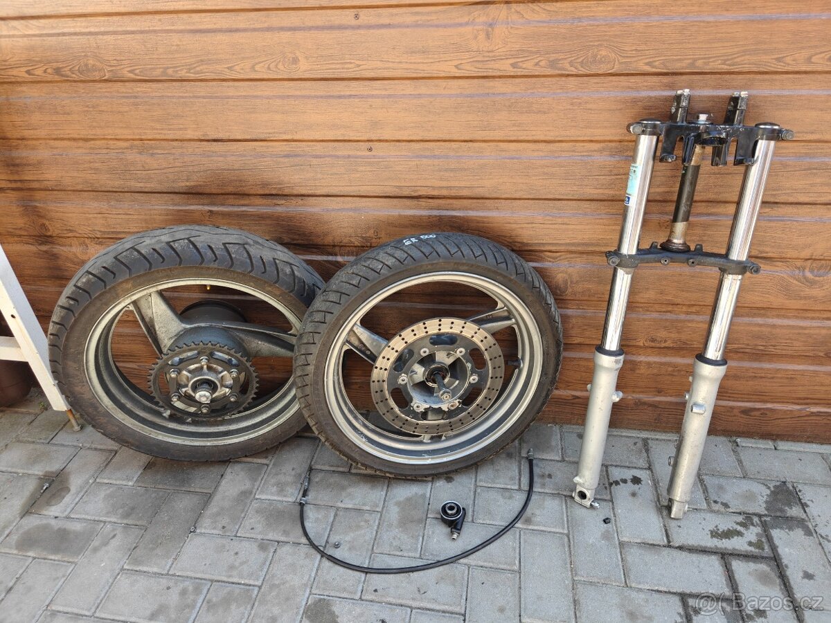 Kawasaki ER-5 - přední tlumiče - kolo - výfuk