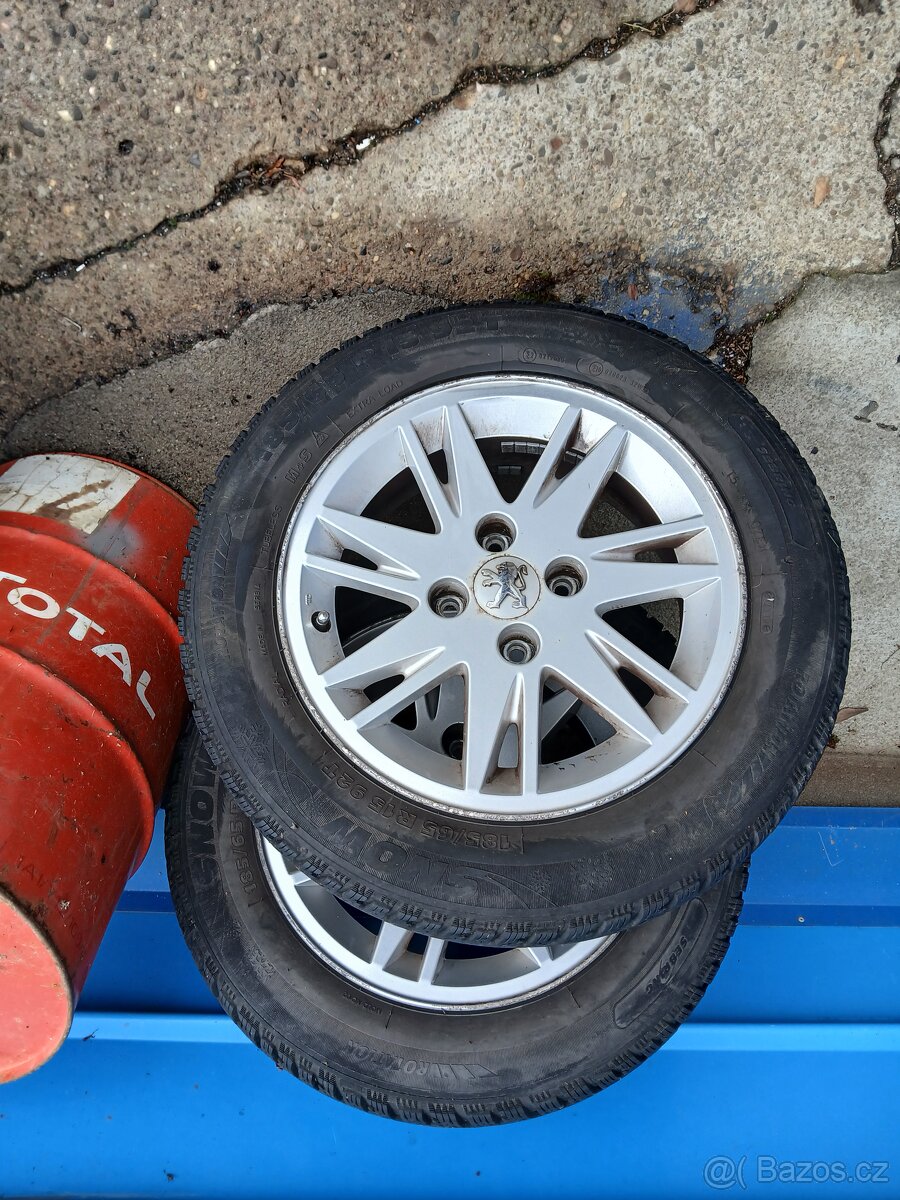 Alu kola,zimni pneu 185/65/15 Peugeot,Citroen