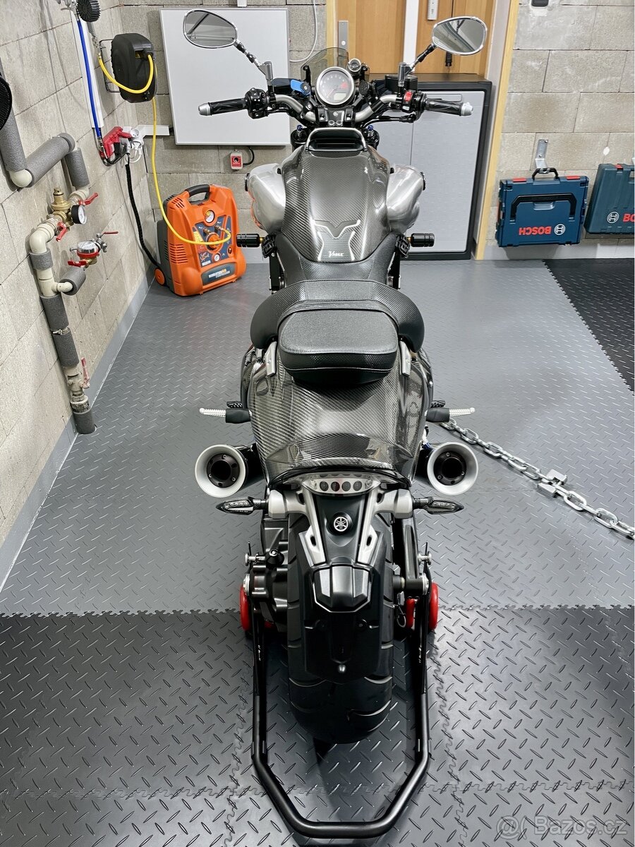 YAMAHA VMAX LIMITED EDITION CARBON 2015