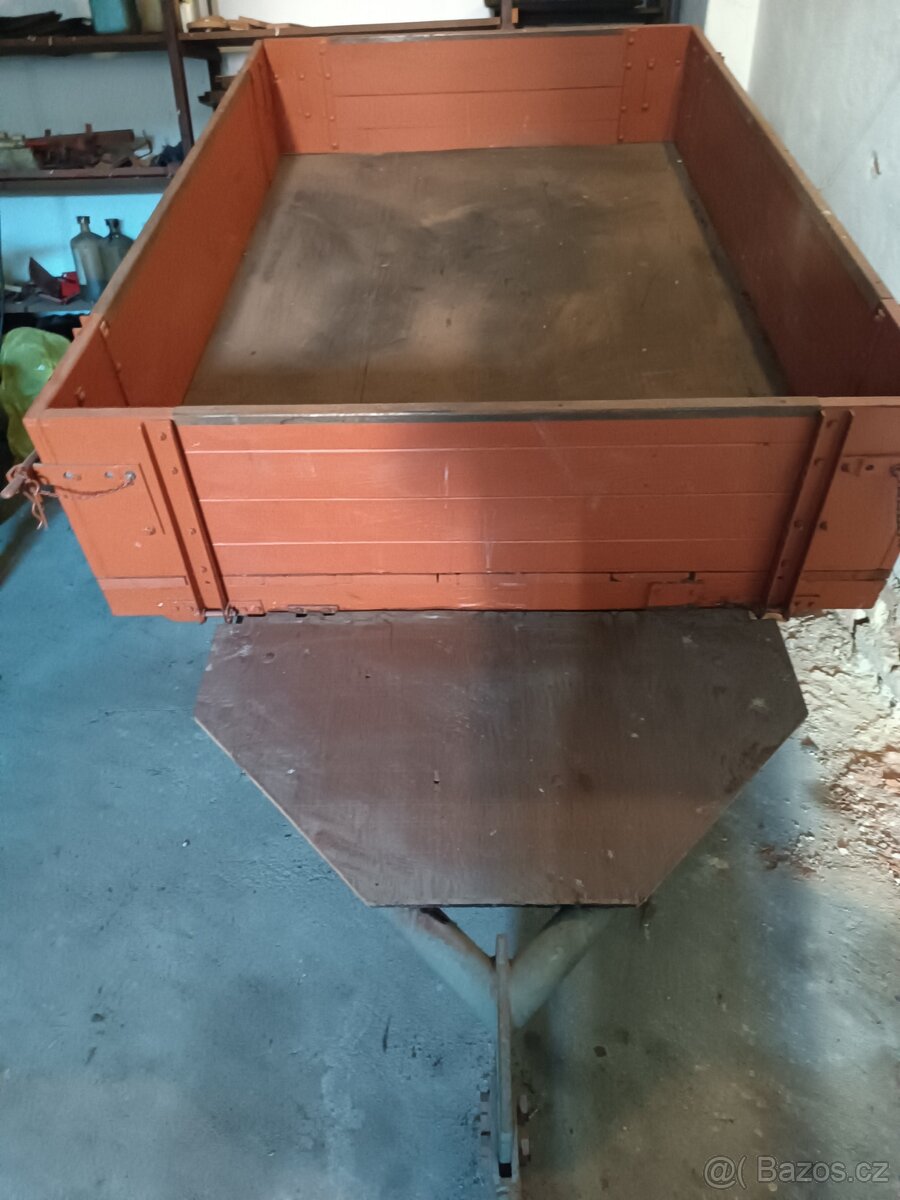 Vozík, vlečka za traktor