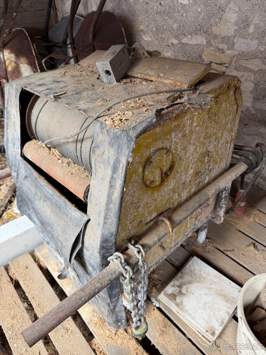 Stavební vrátek EVL 250