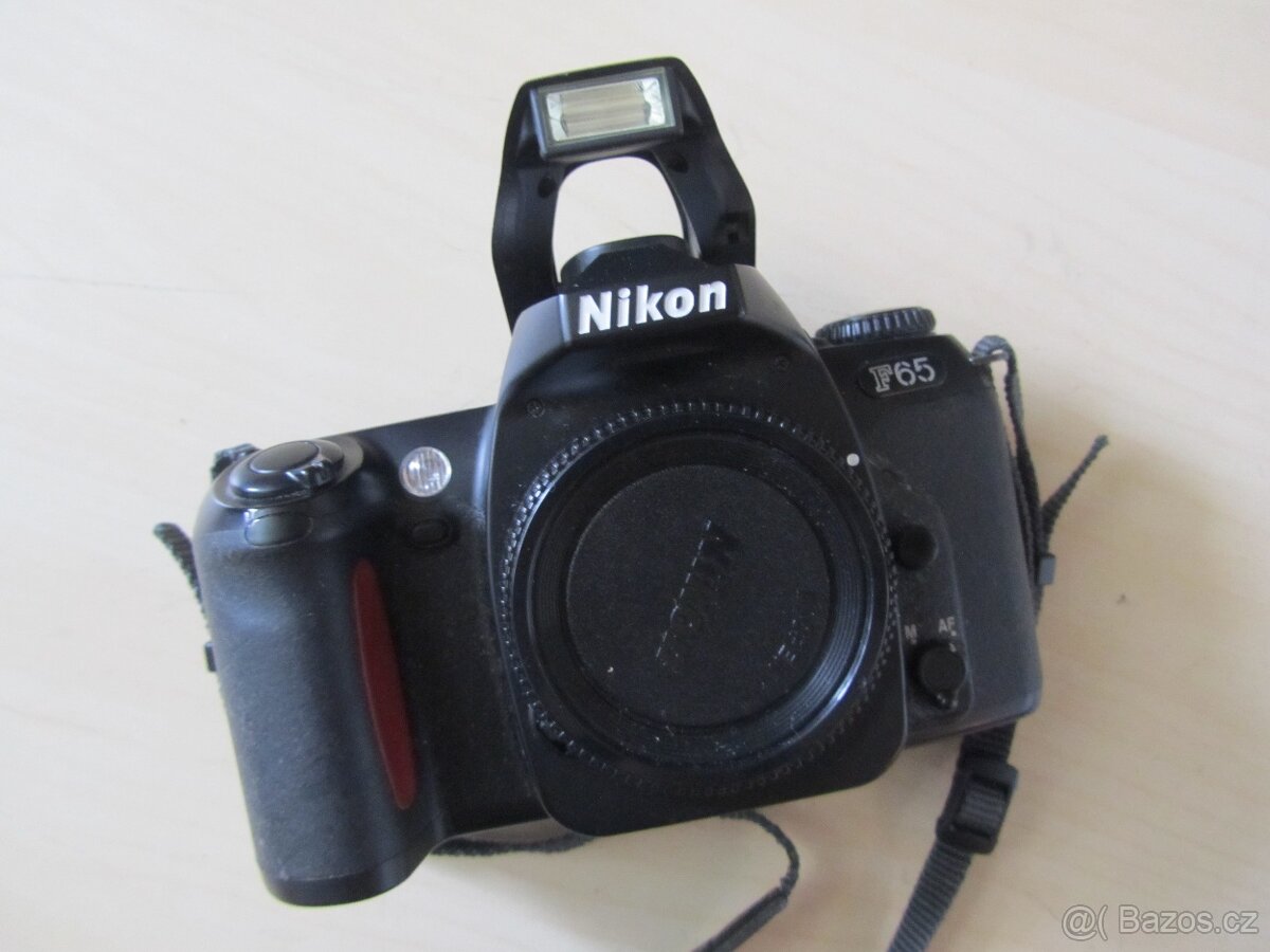 Nikon F65 AF semi-pro zrcadlovka kinofilm+návod TOP stav