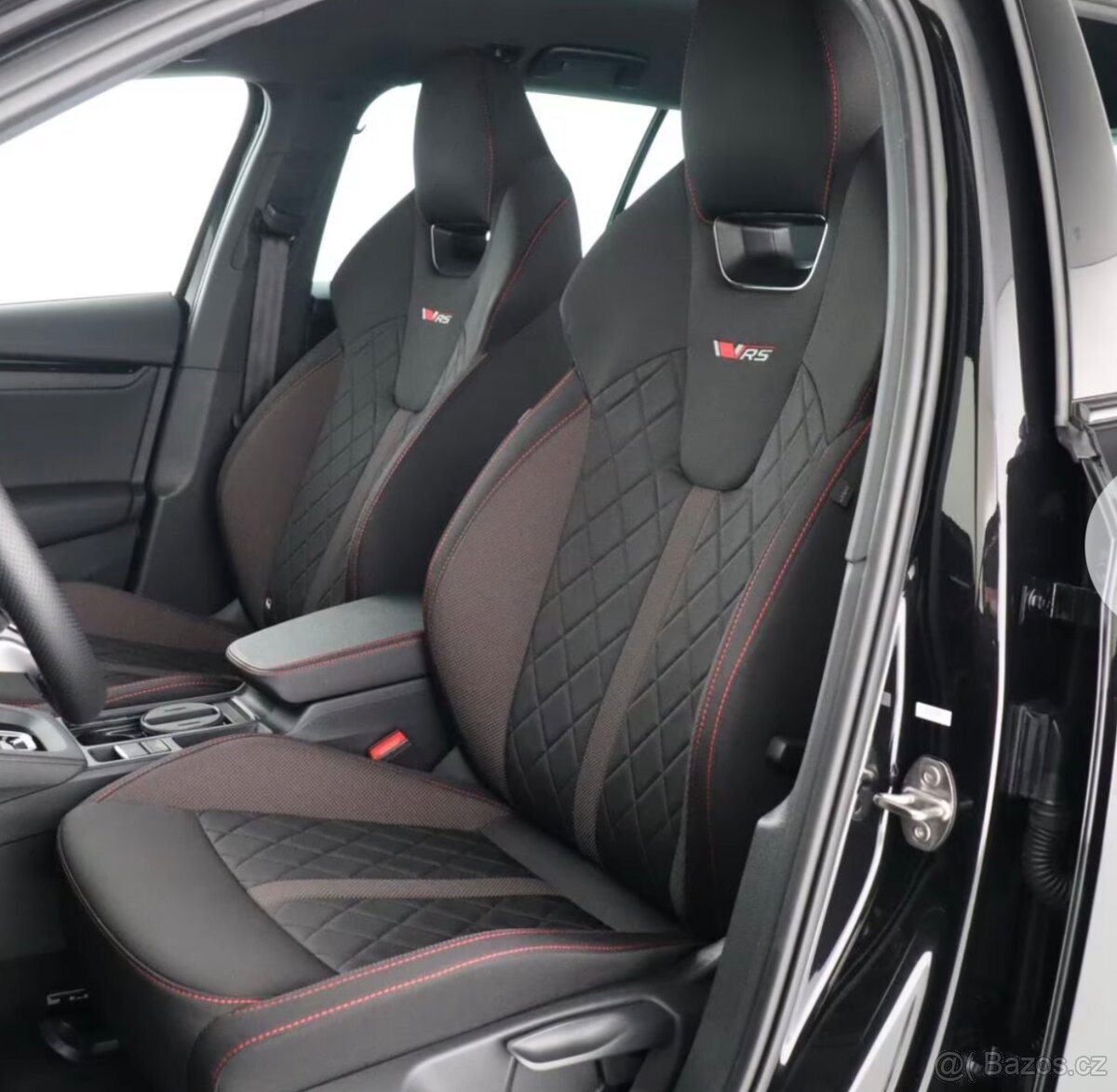 Škoda Octávia IV RS interiér