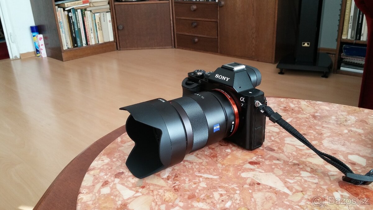 Sony Alpha 7 tělo a Zeiss 1,8/55mm
