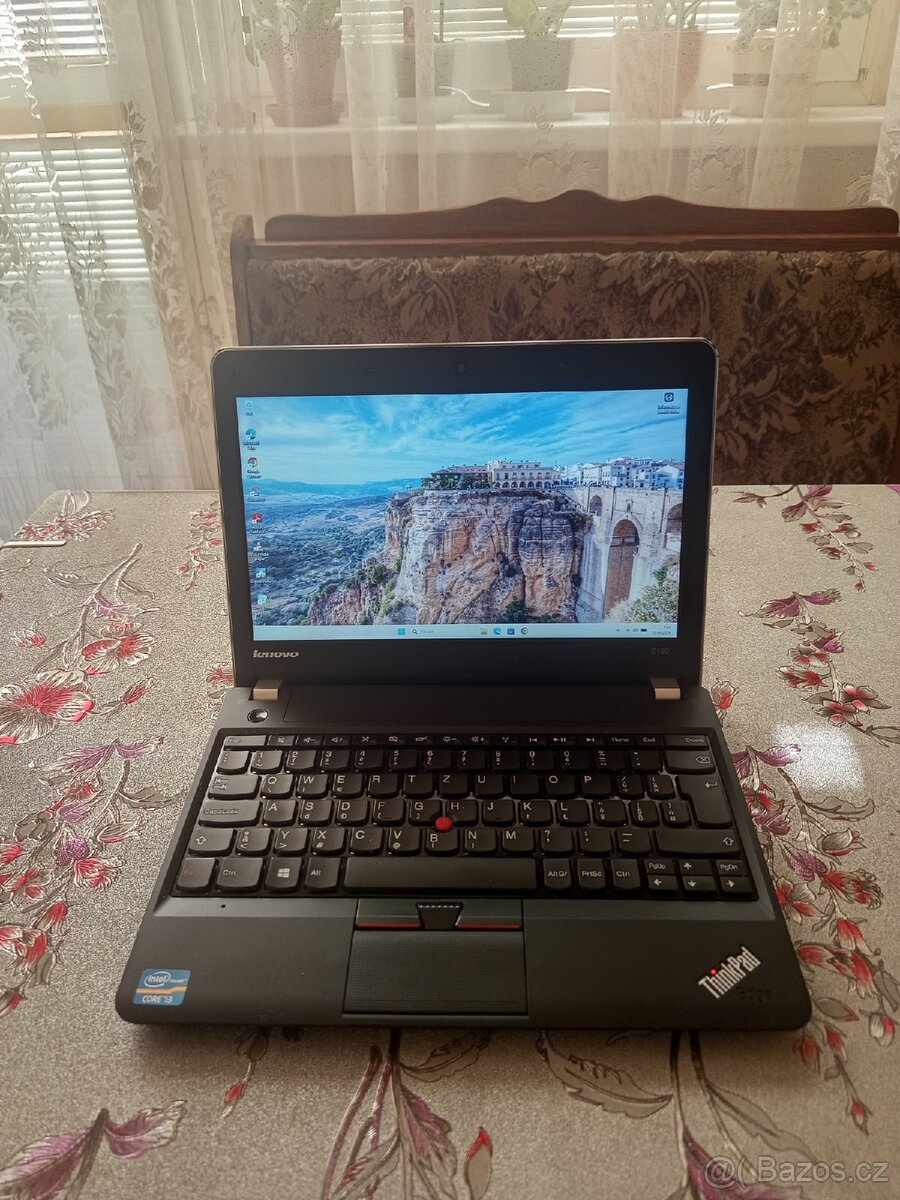 Lenovo ThinkPad edge e130.