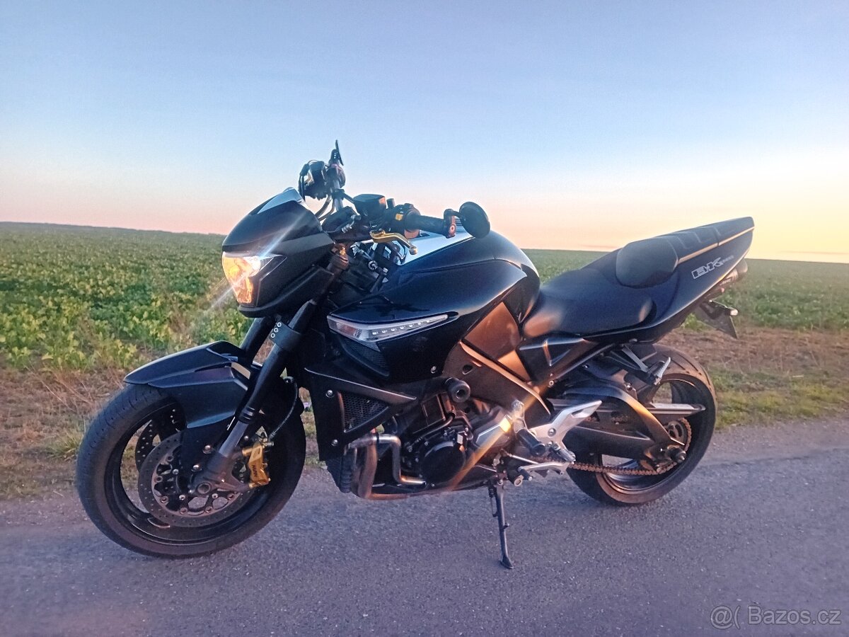 Suzuki gsx 1300 b-king