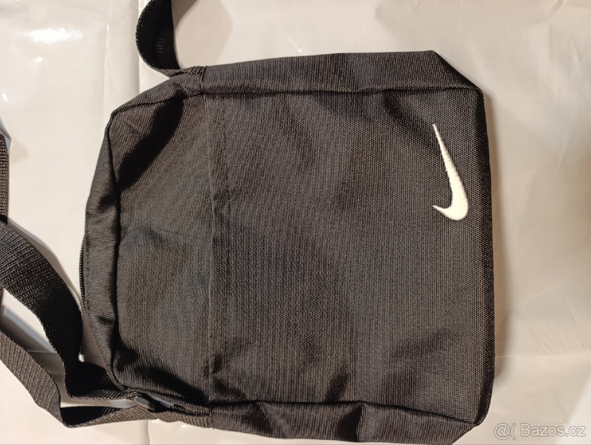 Kabelka Nike